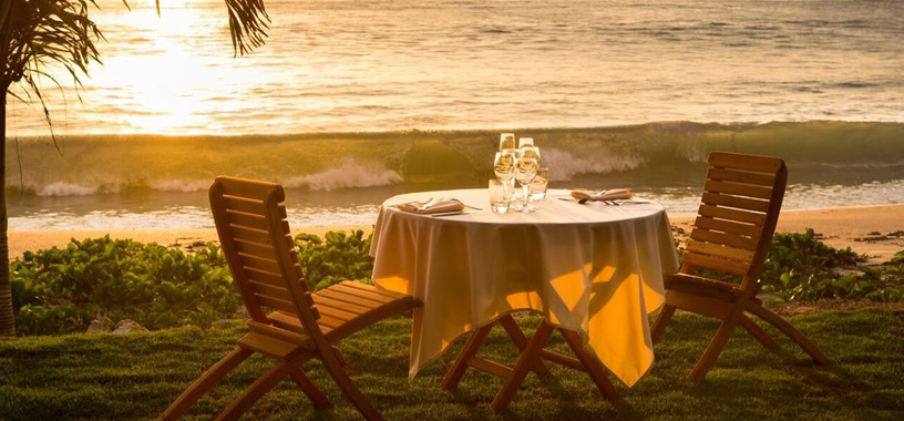 Beachside dining in Fiji resort
